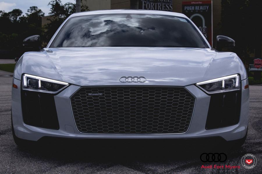  Audi R8 V10 on Vossen Wheels (HC-1) 2017 года  (фото 7 из 20)